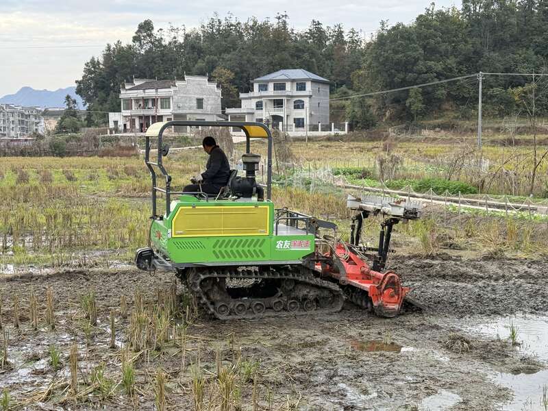 双峰县：农机合作社“盘活”山田(图1)